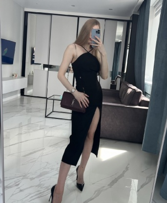 💋 Я знаю, как доставить тебе настоящее наслаждение и сделать твои фантазии реальностью. Мои услуги обширны - от чувственного массажа до безудержного ночного разврата. 🌙🔥
Ты можешь расслабиться и наслаждаться каждой минутой со мной, ведь я опытная и знаю, как удовлетворить тебя полностью. Мои отзывы говорят сами за себя - мои клиенты остаются восхищены моими навыками и возвращаются ко мне снова и снова. 💖
Фото, которые ты видишь, полностью реальны - я горячая и страстная, и мои формы вызывают желание прикоснуться к ним. 😉 Я живу в Москве и готова встретиться с тобой в любое удобное для тебя время.
Доверься мне и дай мне возможность показать тебе, что настоящее удовольствие есть в Москве. Обещаю, ты не пожалеешь! 💫💖 Алина
