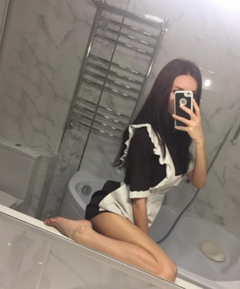 💋 Со мной ты окунешься в мир наслаждения и сексуальных фантазий. Я обладаю яркой внешностью и опытом, который поможет мне удовлетворить твои самые сокровенные желания. 💦 Мои услуги включают классический и эротический массаж, стриптиз, оральный и классический секс. 😉 Доверься мне, и я подарю тебе море удовольствия и незабываемые моменты! Обожаю эксперименты и всегда в поиске новых ощущений. Моя квартира находится в Москве, уютное место для встречи. 🏙️ Отзывы о моей работе говорят сами за себя - клиенты остаются довольными и всегда возвращаются ко мне. 😍 Жду нашей встречи, чтобы исполнить все твои фантазии и сделать нашу встречу незабываемой! Смотри фото и пиши мне, чтобы сделать наше свидание реальностью. 😉✨ Олюша